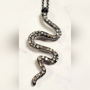 NWOT Snake gunmetal-tone brass chain necklace with Austrian crystal encrusted